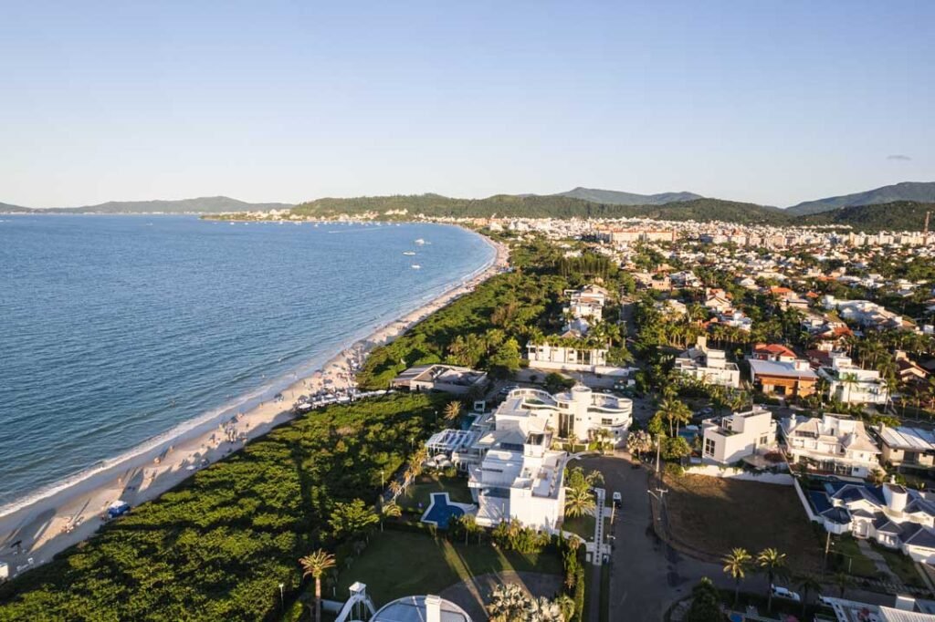 Imagem-aére-da-praia-de-jurere