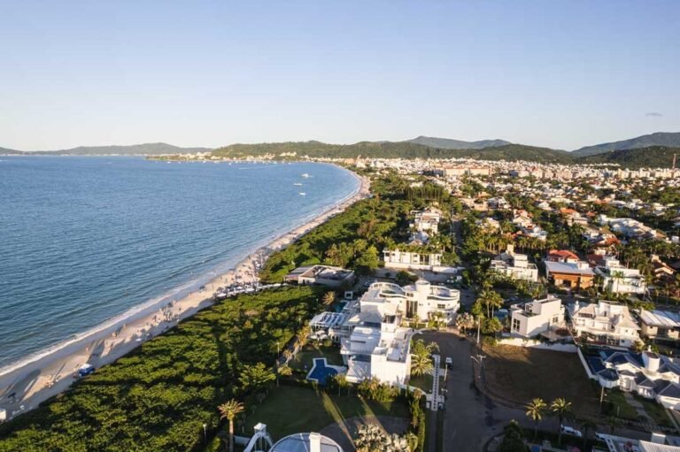 Imagem-aére-da-praia-de-jurere
